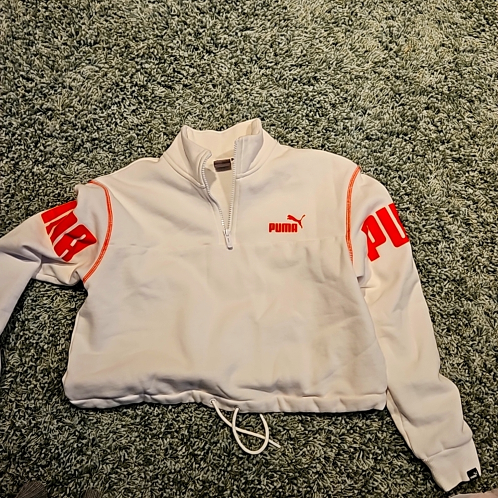 Puma cropped, fleece lined, 1/4 zip sweatshirt.